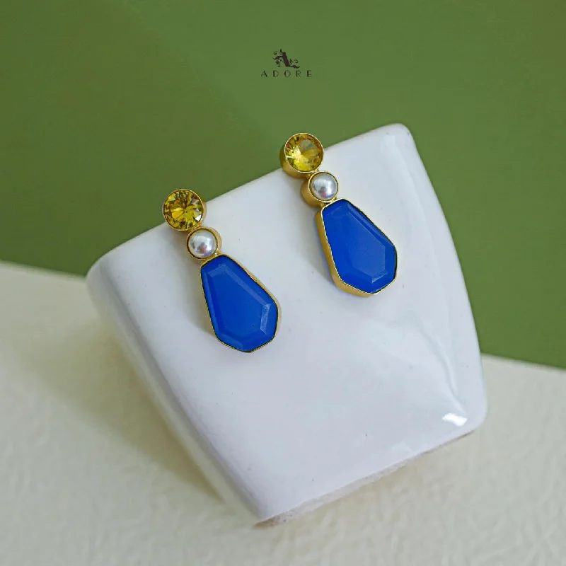 Golden Pentagon Glossy Pearl Earring