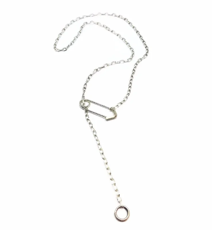 SHORT SAFETY PIN PENDANT NECKLACE