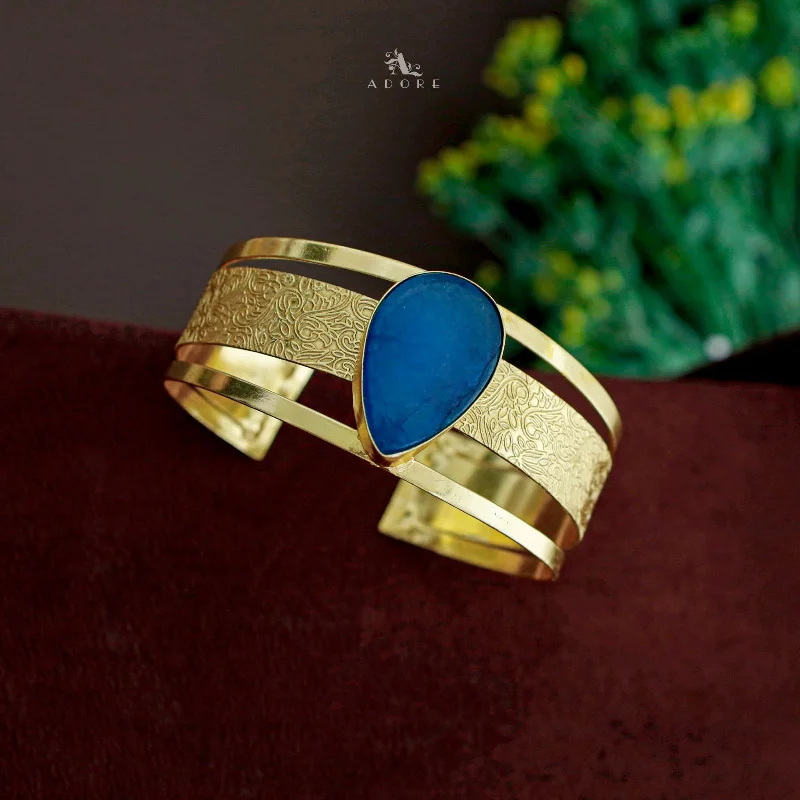 Golden Designed Dew Drop Bangle