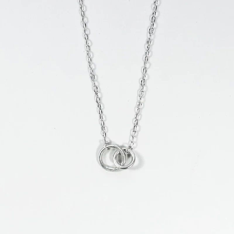 Silver Interlocking Circle Necklace